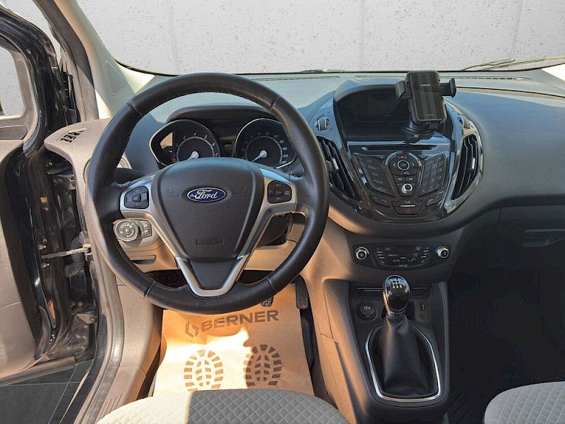 Ford Tourneo Courier Titanium