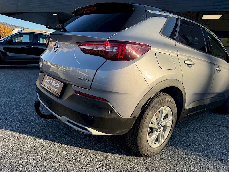 Opel Grandland X 1,2 Ultimate *8-fach Bereifung*